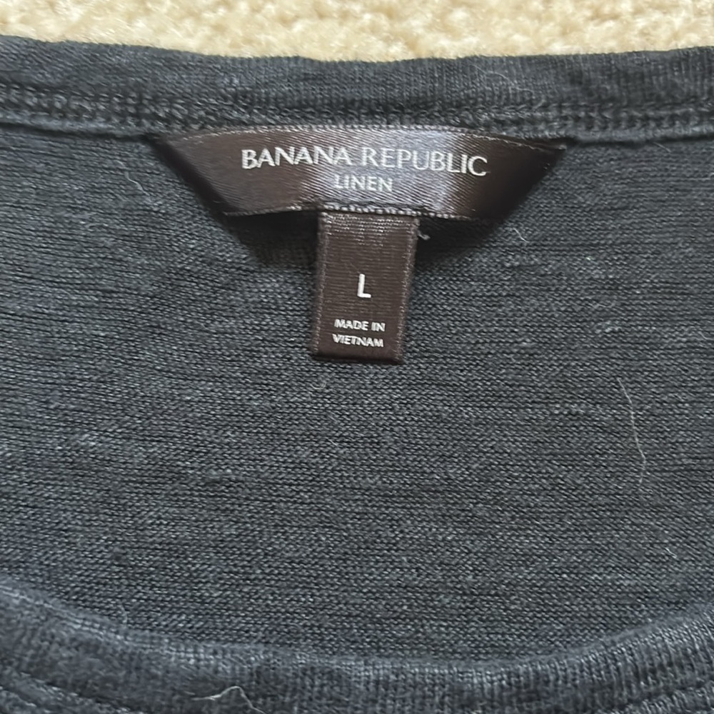 Banana Republic Black Short Sleeve Tee - Picture 2 of 2
